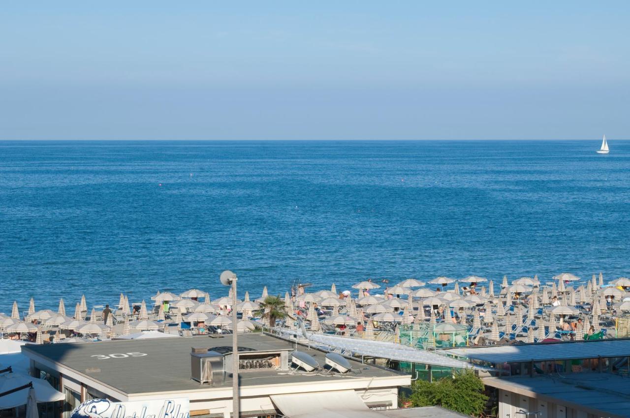 Hotel Caraibi Milano Marittima Exterior foto